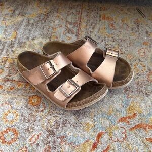 Stylish Kids Sandals in Metallic Rose Gold Birkenstocks